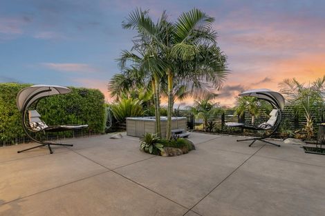 Photo of property in 37 Falcon Drive, Welcome Bay, Tauranga, 3112