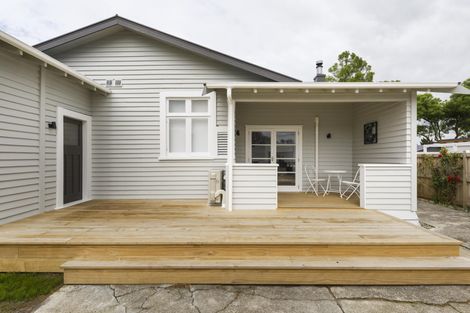 Photo of property in 9 Milverton Avenue, Hokowhitu, Palmerston North, 4410