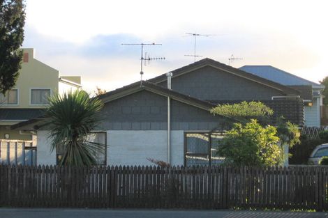 Photo of property in 35 Amohia Street, Paraparaumu, 5032
