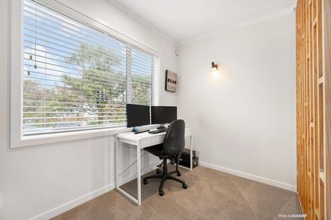 Photo of property in 8 Nicholson Road, Khandallah, Wellington, 6035