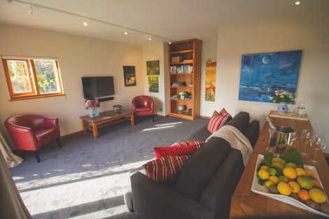 Photo of property in 16 Sherwood Lane, Cashmere, Christchurch, 8022