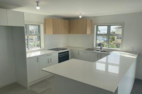 Photo of property in 8/270 Onewa Road, Birkenhead, Auckland, 0626