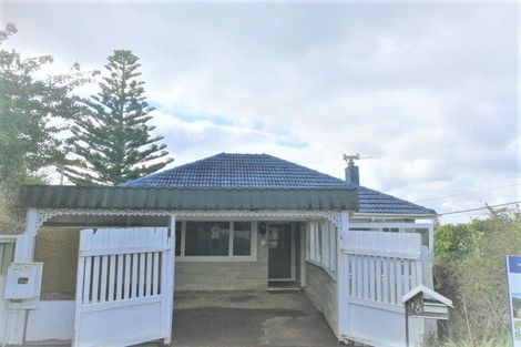 Photo of property in 16 Limmer Place, Browns Bay, Auckland, 0632