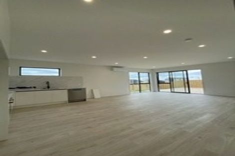 Photo of property in 7 Taiororua Avenue, Massey, Auckland, 0614