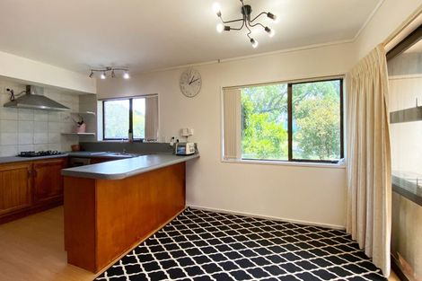 Photo of property in 33 Dianne Louise Drive, Half Moon Bay, Auckland, 2012