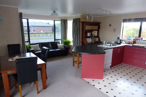 Photo of property in 65 Meridian Grove, Kelvin Grove, Palmerston North, 4414
