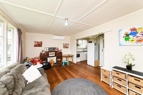 Photo of property in 38 King Street, Marton, 4710