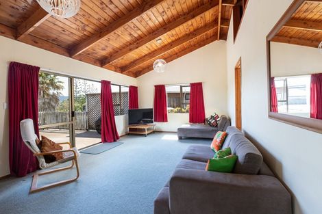 Photo of property in 34 Omaha Drive, Omaha, 0986