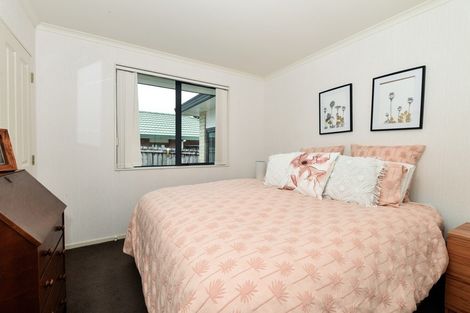 Photo of property in 12 Dorchester Place, Nawton, Hamilton, 3200