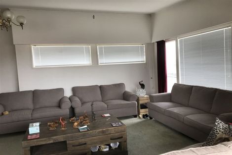 Photo of property in 15 Glenveagh Drive, Mount Roskill, Auckland, 1041