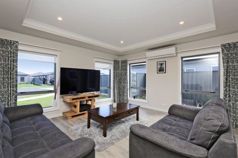 Photo of property in 12 Manganui Place, Te Awa, Napier, 4110