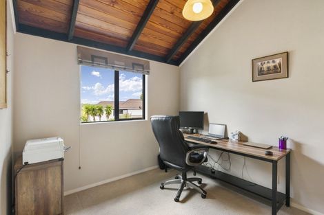 Photo of property in 33 Marina View Drive, West Harbour, Auckland, 0618