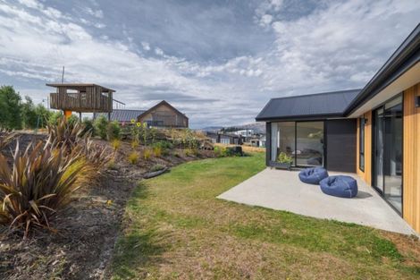 Photo of property in 51 Kirimoko Crescent, Wanaka, 9305