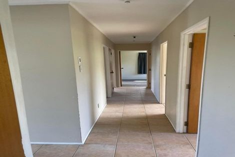 Photo of property in 1/19 Blacklock Avenue, Henderson, Auckland, 0612