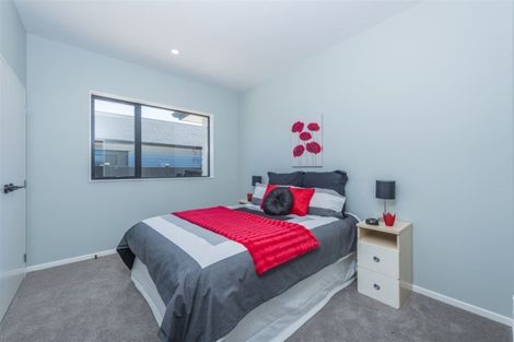 Photo of property in 12 Vinistra Road, Kumeu, 0810