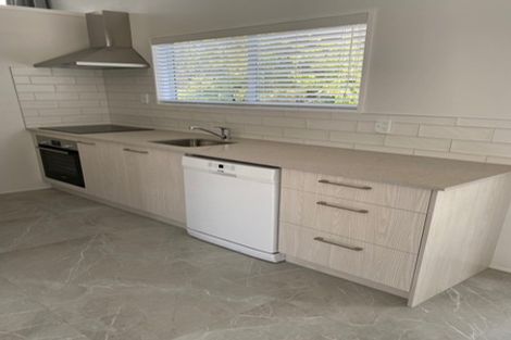 Photo of property in 2/42 Manuka Road, Glenfield, Auckland, 0629