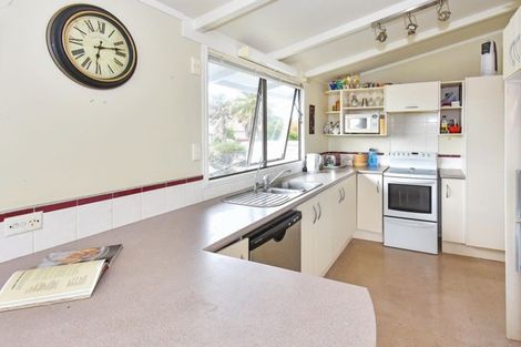 Photo of property in 94 Torkar Road, Clarks Beach, 2122