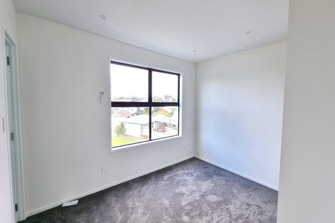Photo of property in 2b Glenvil Lane, Te Atatu Peninsula, Auckland, 0610