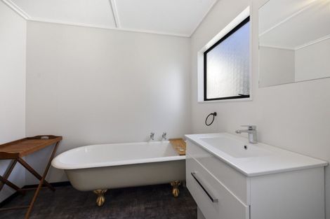 Photo of property in 28 Mccarthy Street, Hawera, 4610