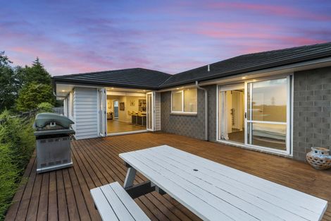 Photo of property in 10 Grenache Way, Kumeu, 0810