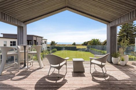 Photo of property in 1025b Papamoa Beach Road, Papamoa Beach, 3118