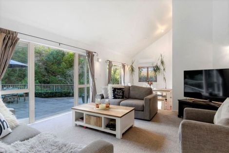 Photo of property in 29 Kate Sheppard Avenue, Torbay, Auckland, 0630