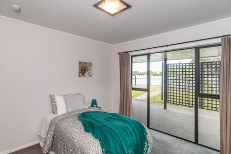 Photo of property in 79 The Drive, Paraparaumu Beach, Paraparaumu, 5032