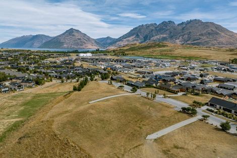 Photo of property in 14 Cunninghams Drive, Jacks Point, Queenstown, 9371