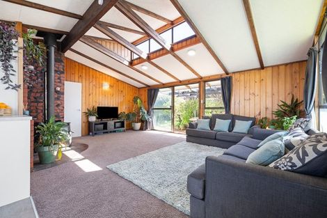 Photo of property in 6 Colonial Place, Kelvin Grove, Palmerston North, 4414