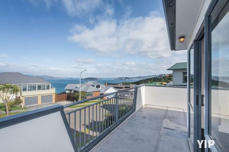 Photo of property in 59 Dress Circle, Newlands, Wellington, 6037