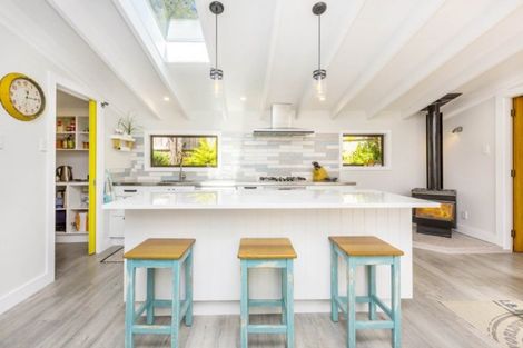 Photo of property in 38 Jocelyn Crescent, Pinehaven, Upper Hutt, 5019