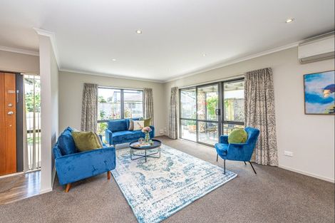 Photo of property in Caversham Park, 2/7 Caversham Road, Westmere, Whanganui, 4501