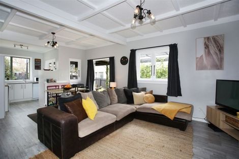 Photo of property in 1 Childs Avenue, Pukekohe, 2120