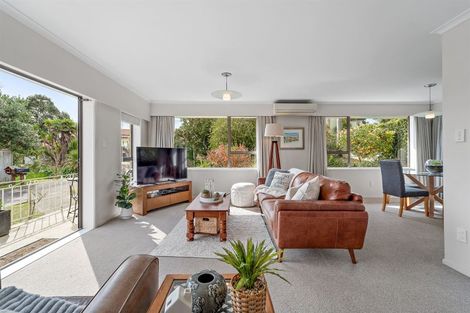 Photo of property in 1/31 Cliff Road, Torbay, Auckland, 0630