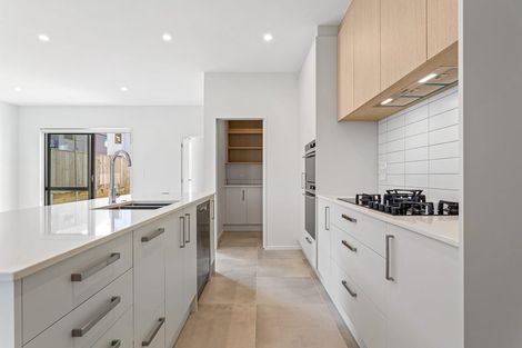 Photo of property in 30 Port Way, Rosehill, Papakura, 2113