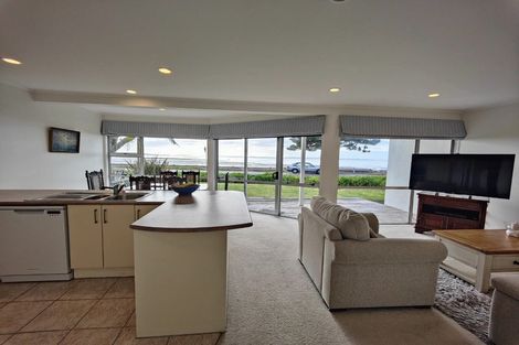 Photo of property in 5a The Esplanade, Eastern Beach, Auckland, 2012