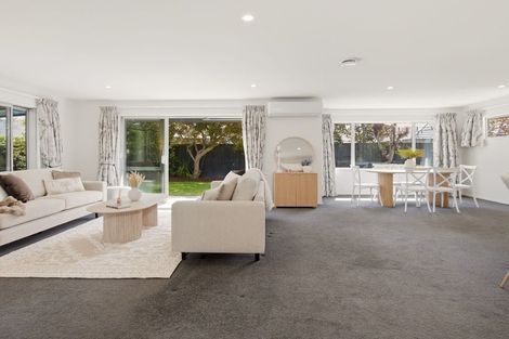 Photo of property in 10 Linkwater Way, Parklands, Christchurch, 8083