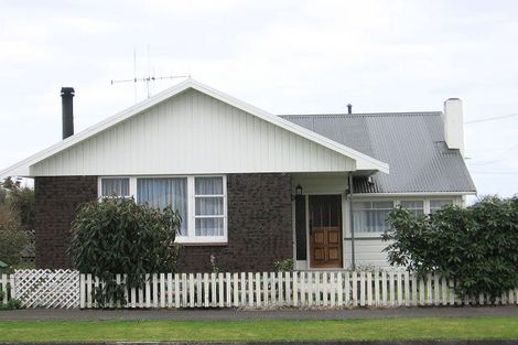 Photo of property in 16 Seddon Street, Levin, 5510
