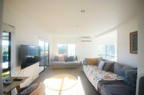 Photo of property in 11 Elvira Place, Ranui, Auckland, 0612