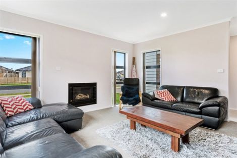 Photo of property in 6 Rotomanu Place, Pyes Pa, Tauranga, 3112