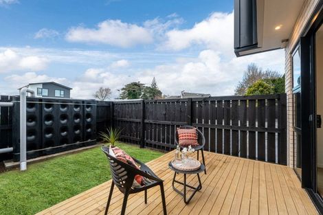 Photo of property in 2/9 Blanes Road, Weymouth, Auckland, 2103