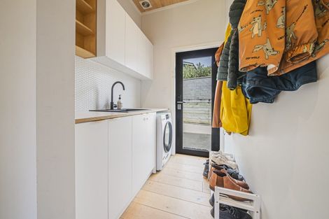 Photo of property in 22b Saint Ives Grove, Whalers Gate, New Plymouth, 4310