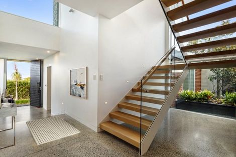 Photo of property in 451 East Coast Road, Murrays Bay, Auckland, 0630