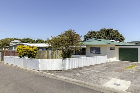 Photo of property in 5a Tahurangi Place, Spotswood, New Plymouth, 4310