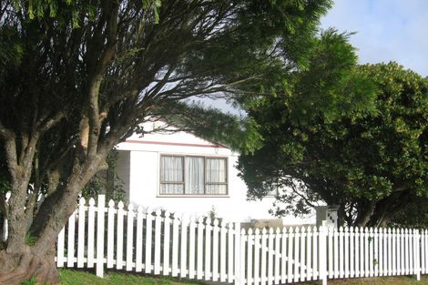 Photo of property in 130 Mark Avenue, Grenada Village, Wellington, 6037