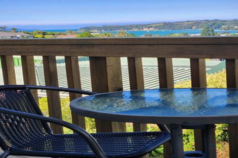 Photo of property in 4 Tower Hill, Stanmore Bay, Whangaparaoa, 0930