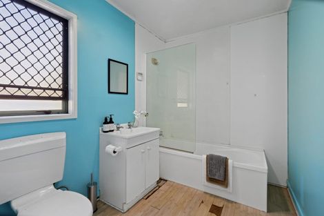 Photo of property in 19 Caspian Close, New Lynn, Auckland, 0600