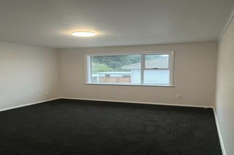 Photo of property in 44 Redwood Avenue, Tawa, Wellington, 5028