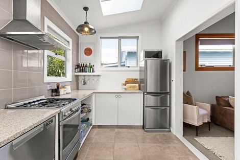 Photo of property in 78 Charles Street, Westshore, Napier, 4110