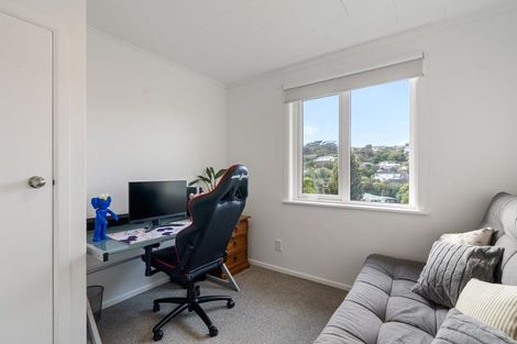 Photo of property in 123 Newlands Road, Newlands, Wellington, 6037